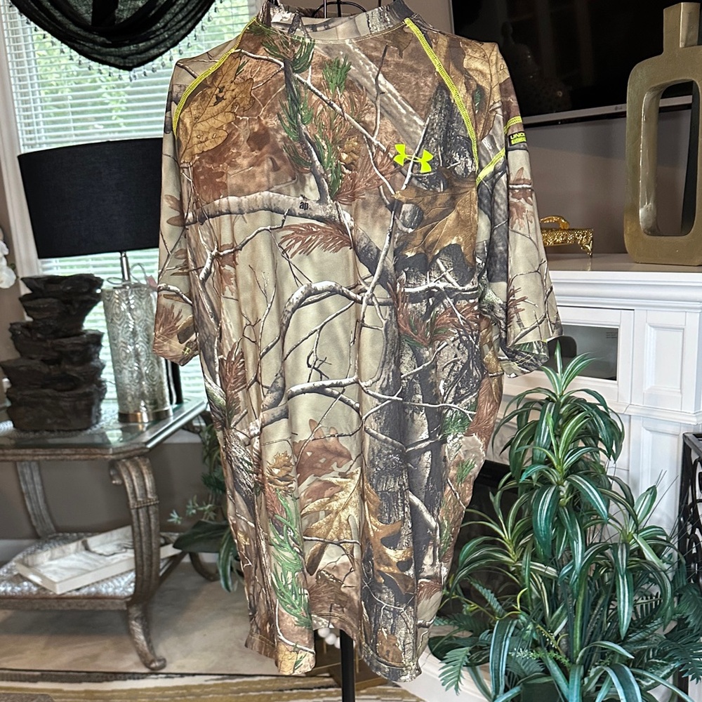 🦌🦌🦌Under Armour Men's Short Sleeve Camo Tee